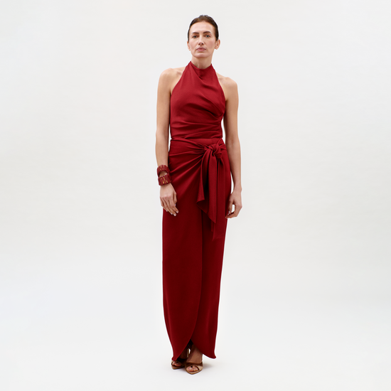 17_DaviniaDress_Burgundy_HOLIDAYCAPSULE2026_FRONT