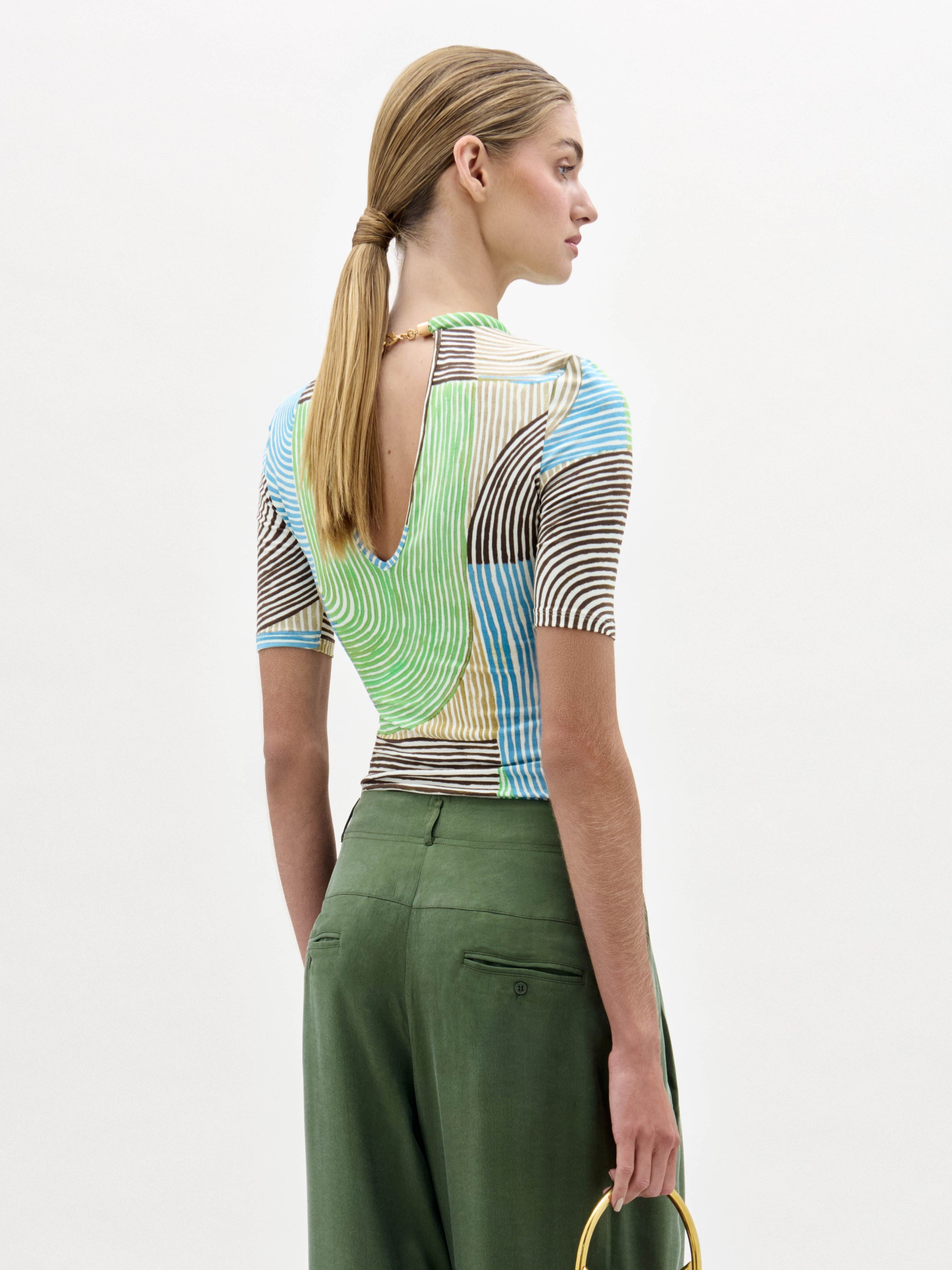 18_VariniaT-Shirt_AbstractGreenPrint__PRESPRING2026_BACK