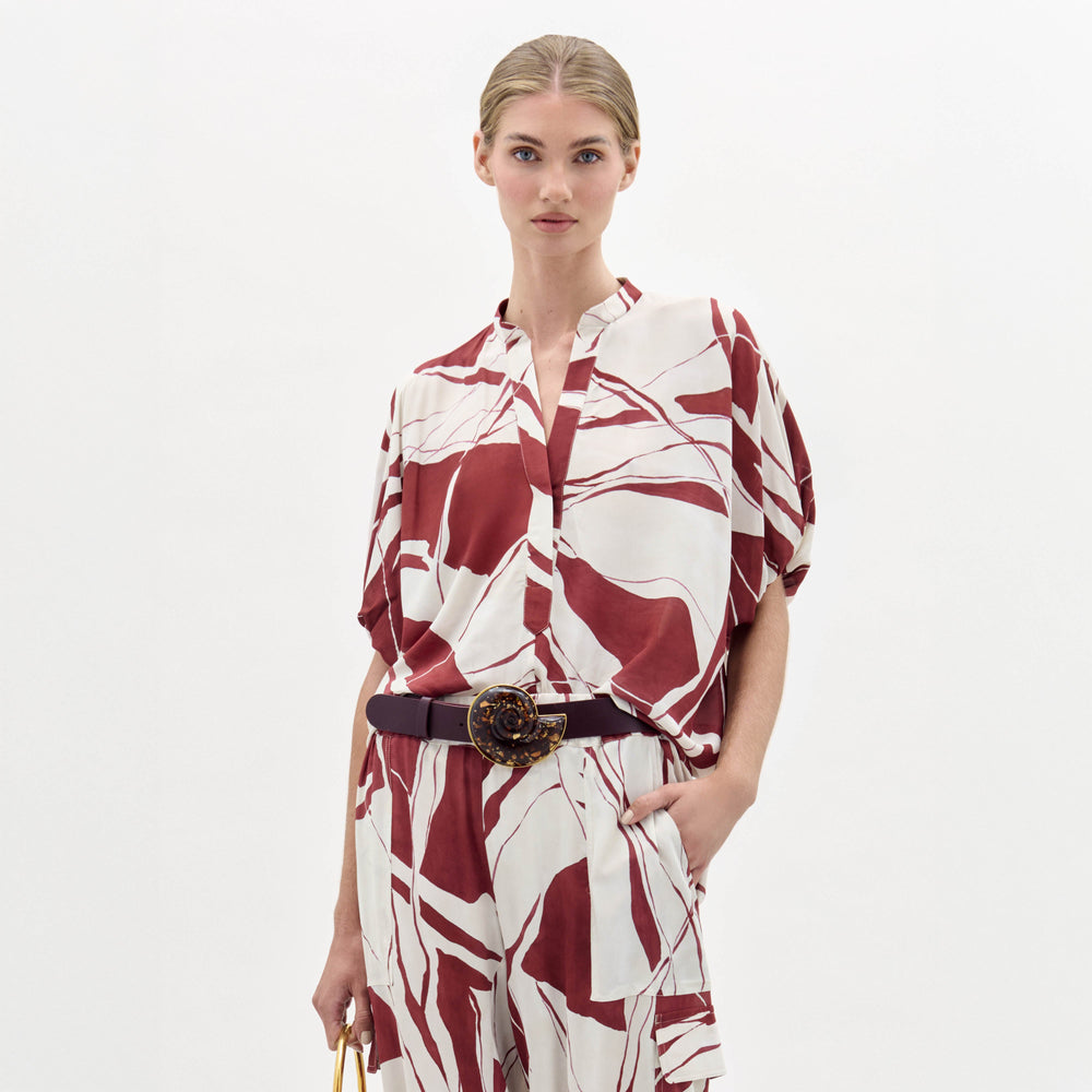 68_SusanneBlouse_BeigeBurgundyAbstract__PRESPRING2026_FRONT