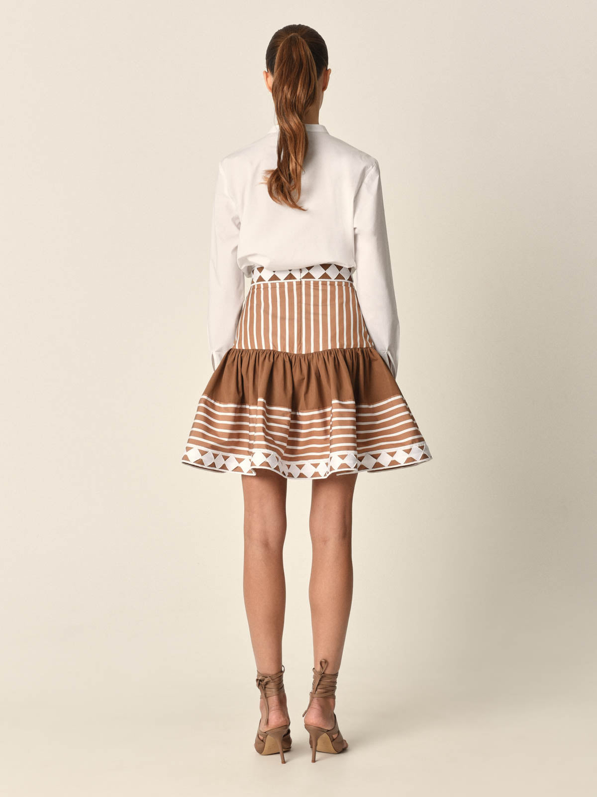 FALL2022ONMODELCO5528_902bfc83-e145-41b3-be8c-be065770ee9c