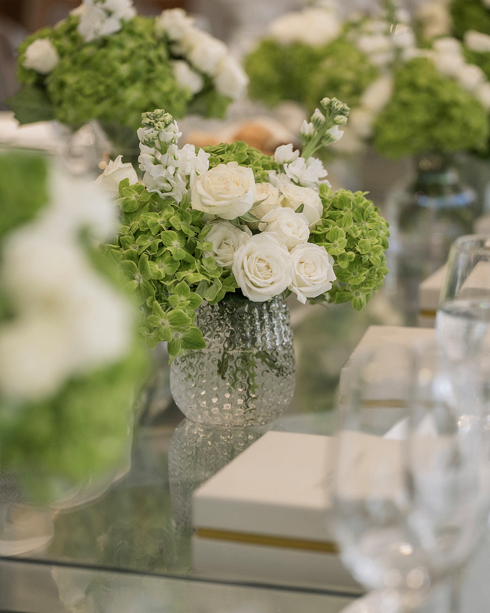 table_with_flowers_77c315ae-87ce-48ba-9d1a-32a90aead9b6